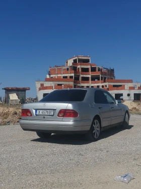 Mercedes-Benz E 220, снимка 10