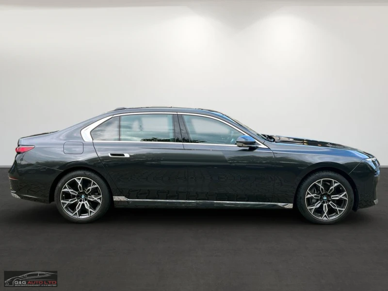 BMW 740 xDrive/299HP/20&#39;&#39;/HUD/PANO-SKY/315b, снимка 6 - Автомобили и джипове - 47663477