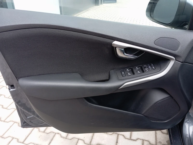 Volvo V40 ЛИЗИНГ , снимка 8 - Автомобили и джипове - 49624031