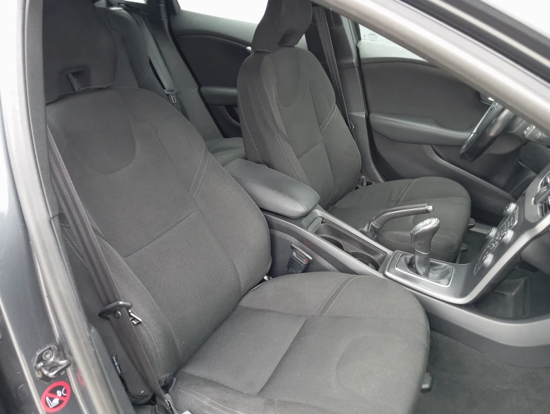 Volvo V40 ЛИЗИНГ , снимка 9 - Автомобили и джипове - 49624031