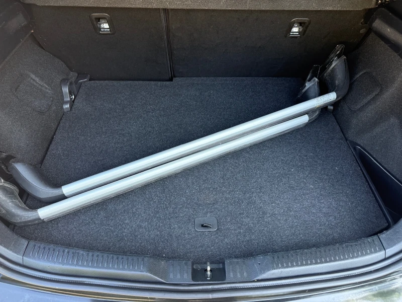 Toyota Auris 2.0D-4D Sol ОТЛИЧЧНО СЪСТОЯНИЕ! - EURO5b, снимка 7 - Автомобили и джипове - 50792605