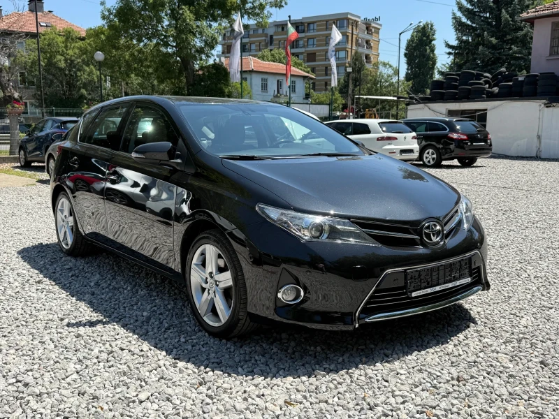 Toyota Auris 2.0D-4D Sol ОТЛИЧЧНО СЪСТОЯНИЕ! - EURO5b, снимка 3 - Автомобили и джипове - 50792605