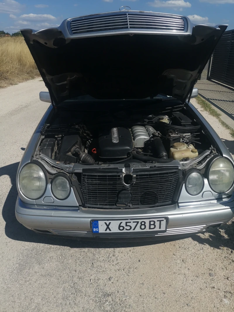 Mercedes-Benz E 220, снимка 6 - Автомобили и джипове - 51493559