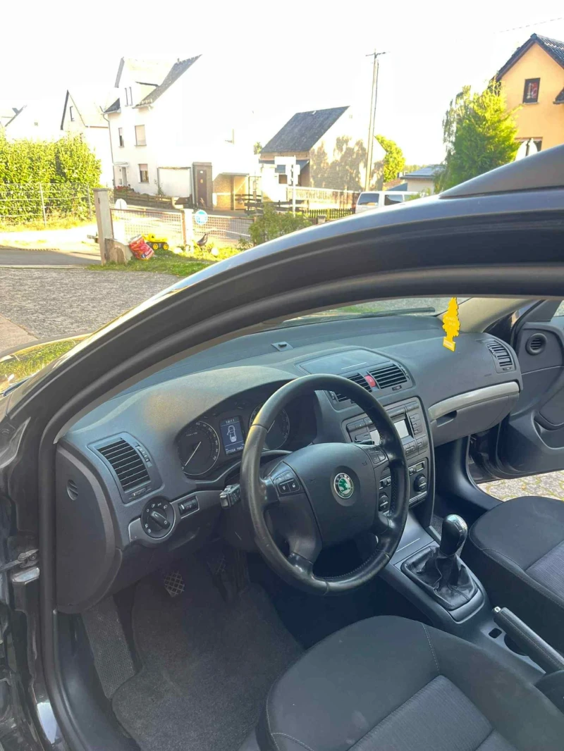 Skoda Octavia, снимка 8 - Автомобили и джипове - 52057683