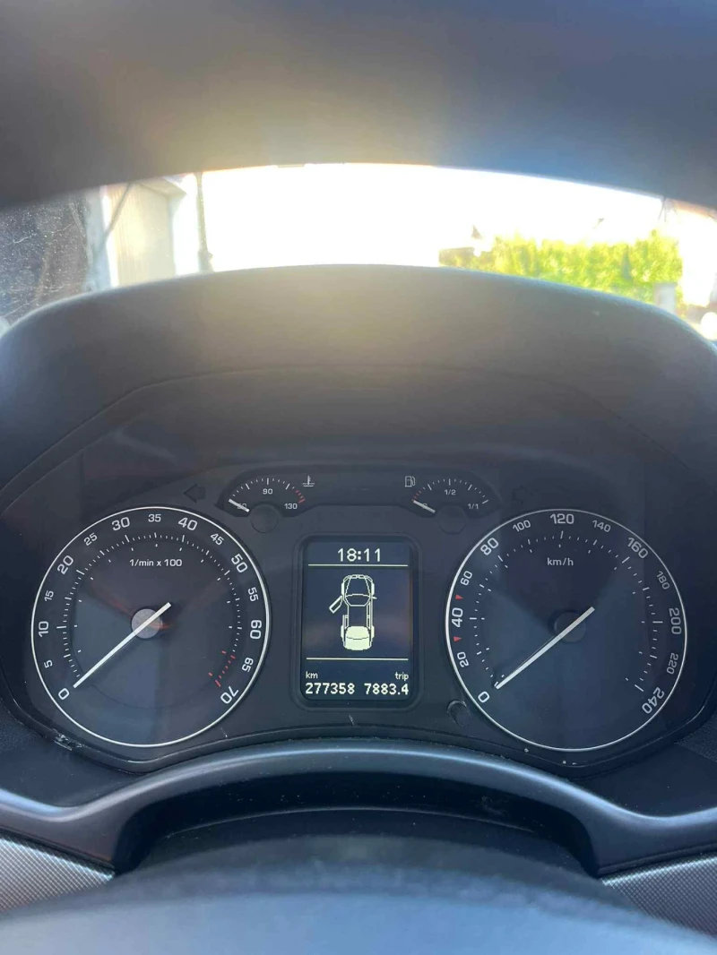 Skoda Octavia, снимка 5 - Автомобили и джипове - 52057683