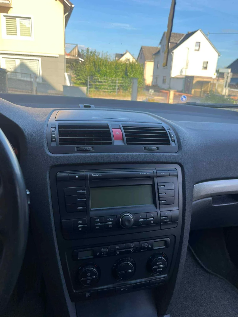 Skoda Octavia, снимка 6 - Автомобили и джипове - 52057683