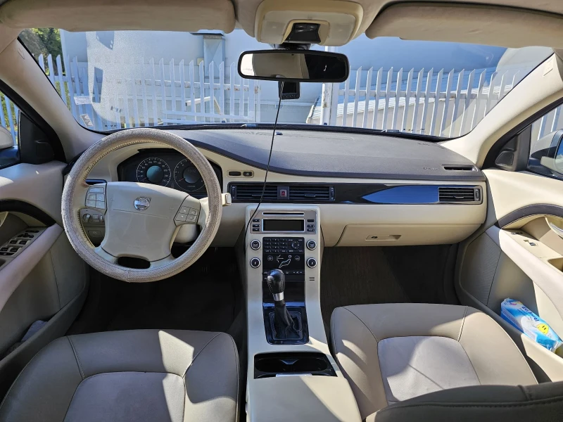 Volvo V70, снимка 9 - Автомобили и джипове - 52106413