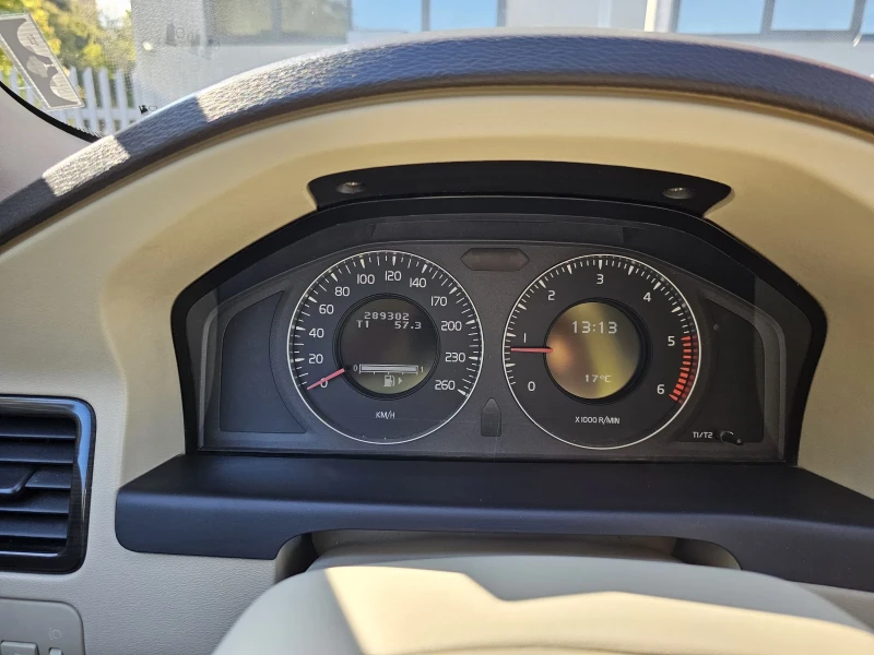 Volvo V70, снимка 7 - Автомобили и джипове - 52106413