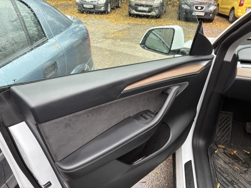 Tesla Model Y Long Range AWD, снимка 7 - Автомобили и джипове - 52461946