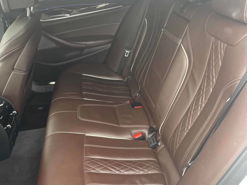 BMW 540 540i xDrive  CARFAX, снимка 16 - Автомобили и джипове - 52554091