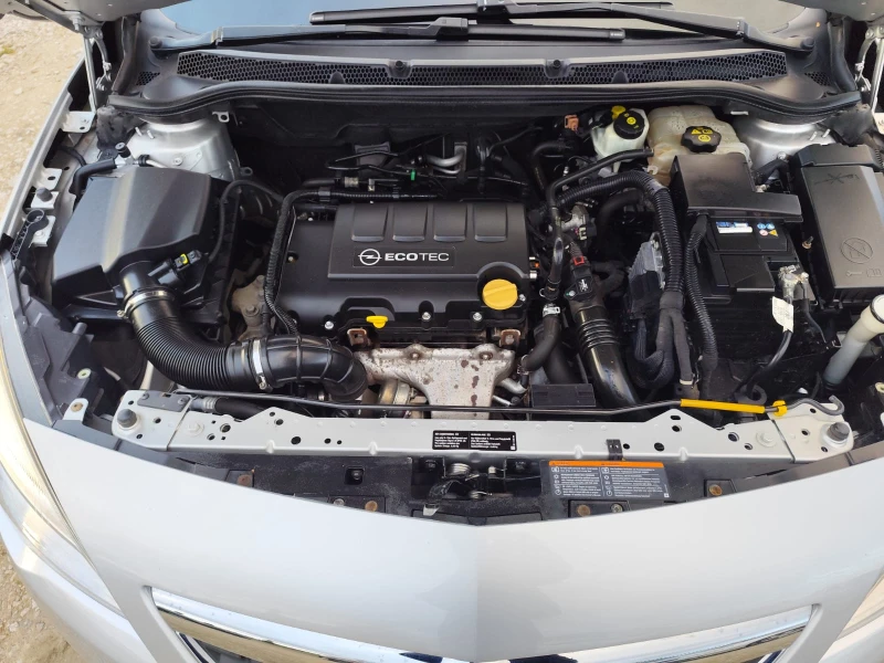 Opel Astra 1.4 бензин, снимка 14 - Автомобили и джипове - 52812377