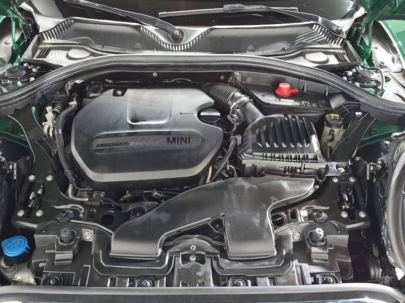 Mini Clubman КРАЙНА ЦЕНА: 14714 EUR, снимка 4 - Автомобили и джипове - 55982322
