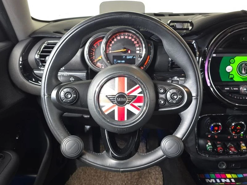 Mini Clubman КРАЙНА ЦЕНА: 14714 EUR, снимка 11 - Автомобили и джипове - 55982322