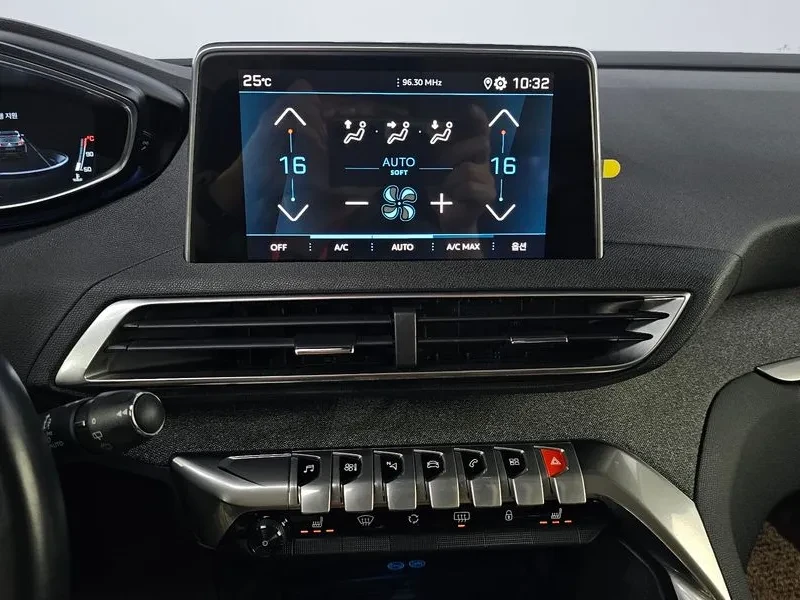 Peugeot 3008 1.5 BlueHDI GT - САМО 30% АВАНС, снимка 13 - Автомобили и джипове - 55987589