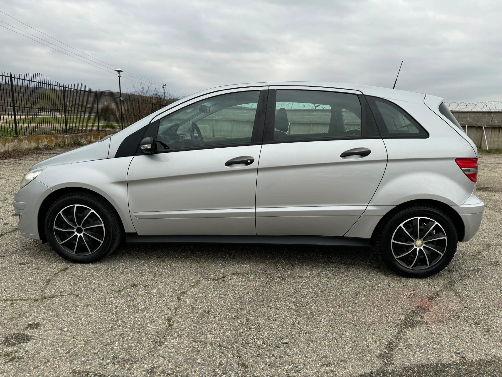 Mercedes-Benz B 200 Автоматик - изображение 8