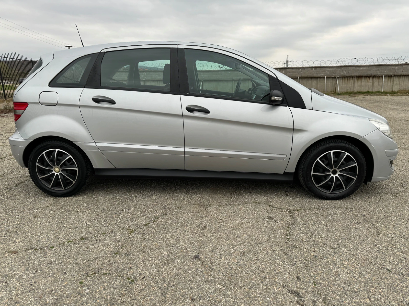 Mercedes-Benz B 200 Автоматик - изображение 4