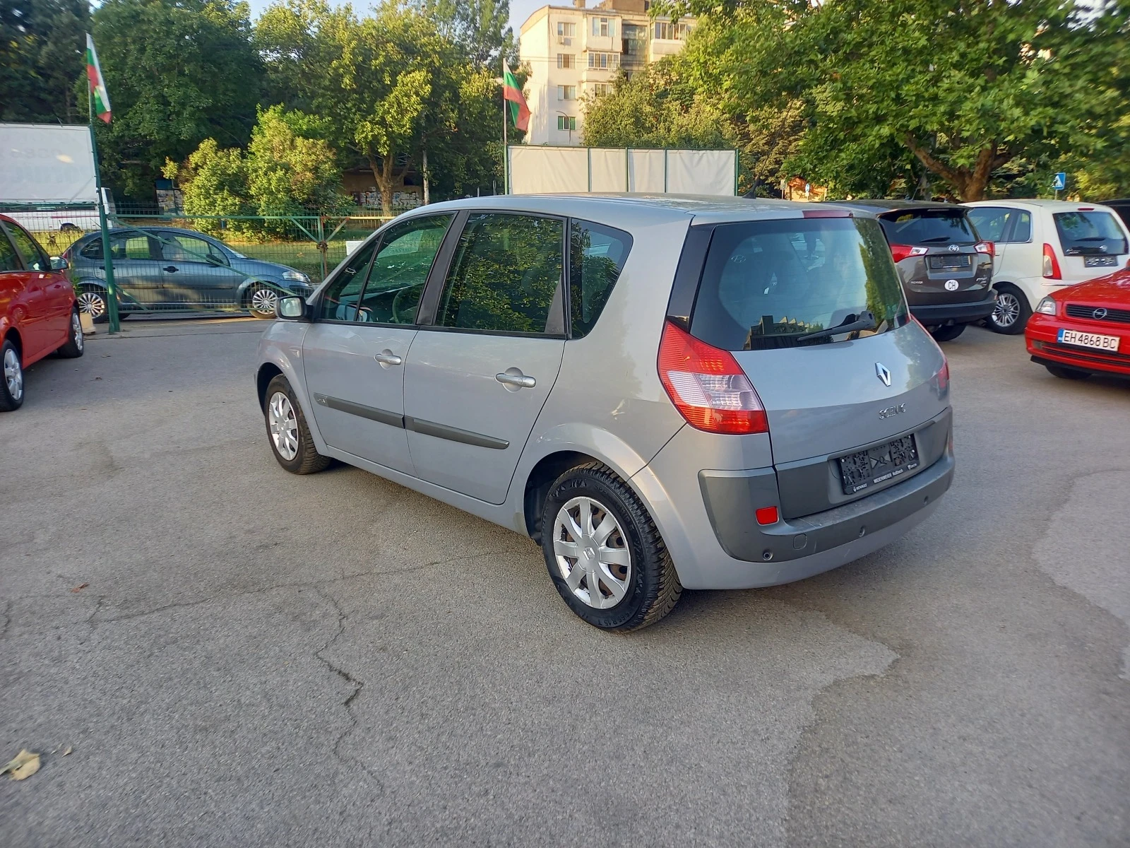 Renault Scenic 1.6 BARTER 105 - изображение 7