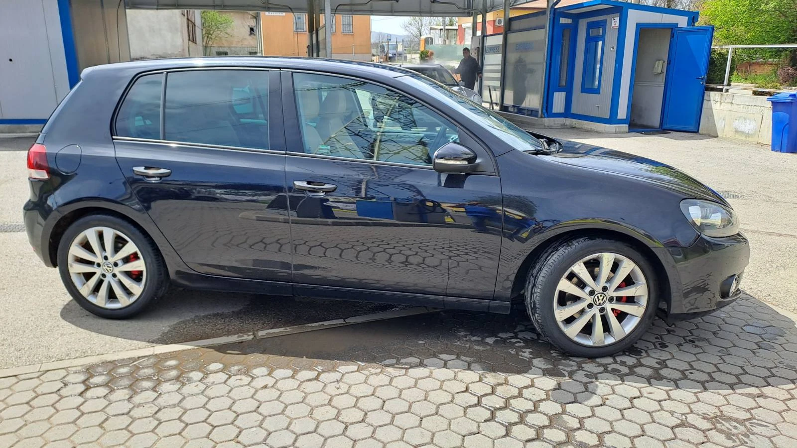 VW Golf HIGHLINE Кожен салон - изображение 5