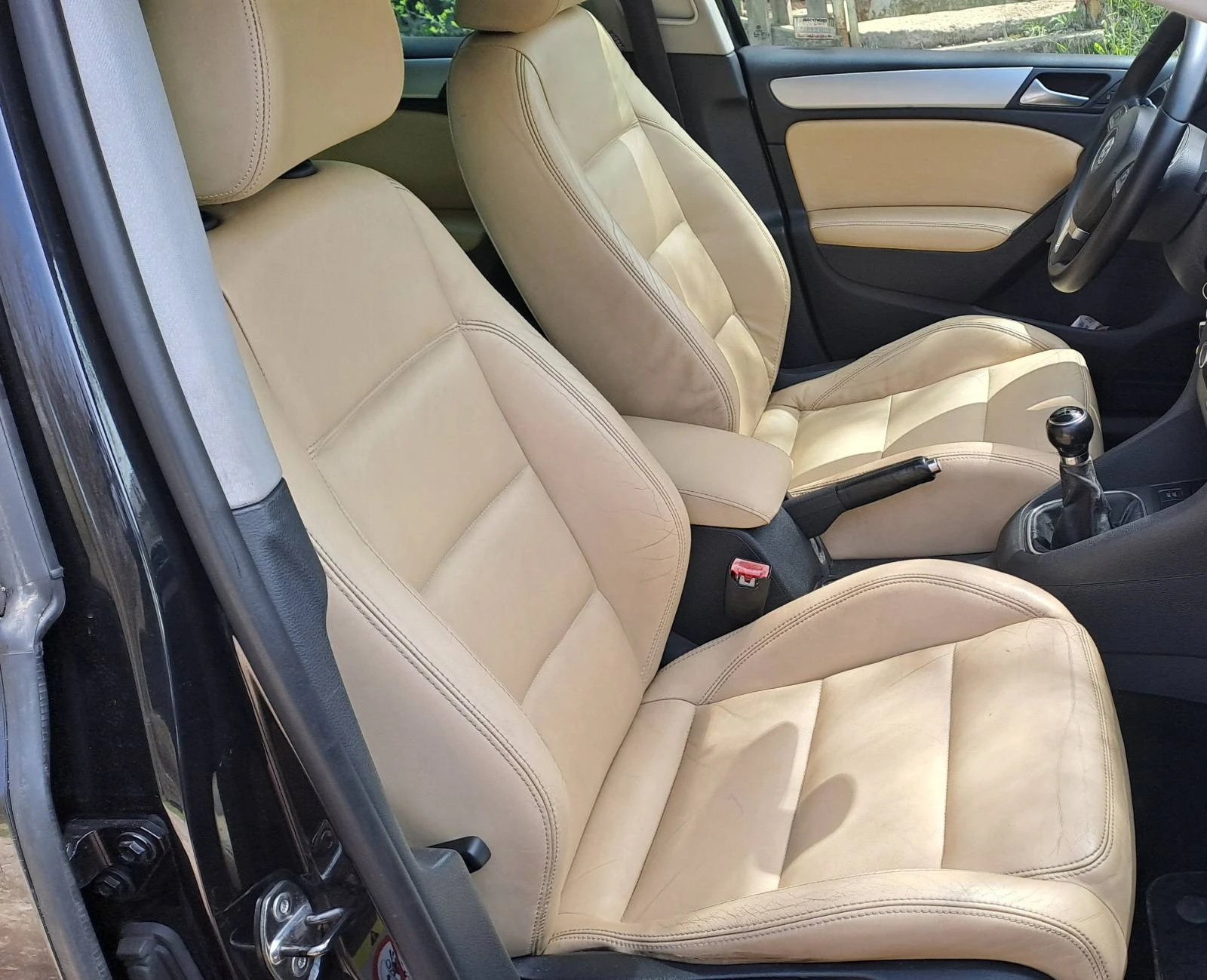 VW Golf HIGHLINE Кожен салон - изображение 6