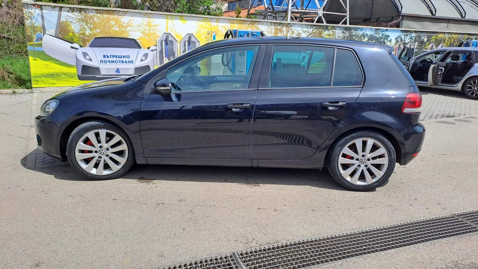 VW Golf HIGHLINE Кожен салон - изображение 4
