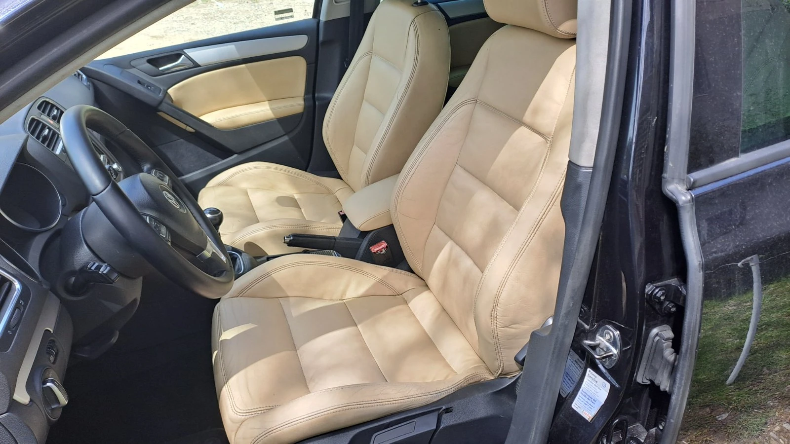VW Golf HIGHLINE Кожен салон - изображение 7