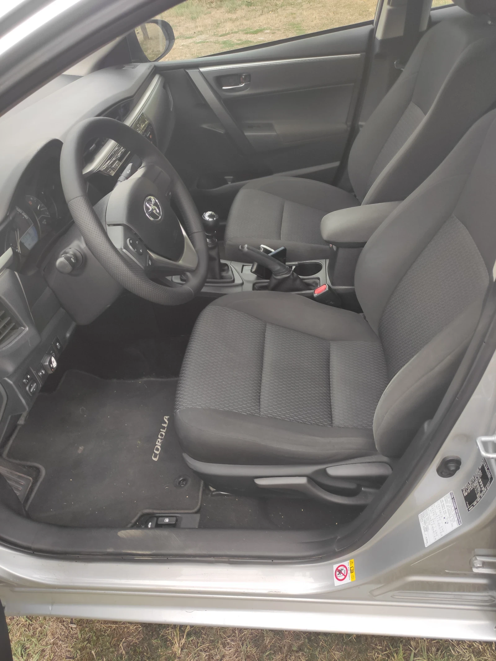 Toyota Corolla Бензин Газ /112 Хил км / от България  - изображение 8