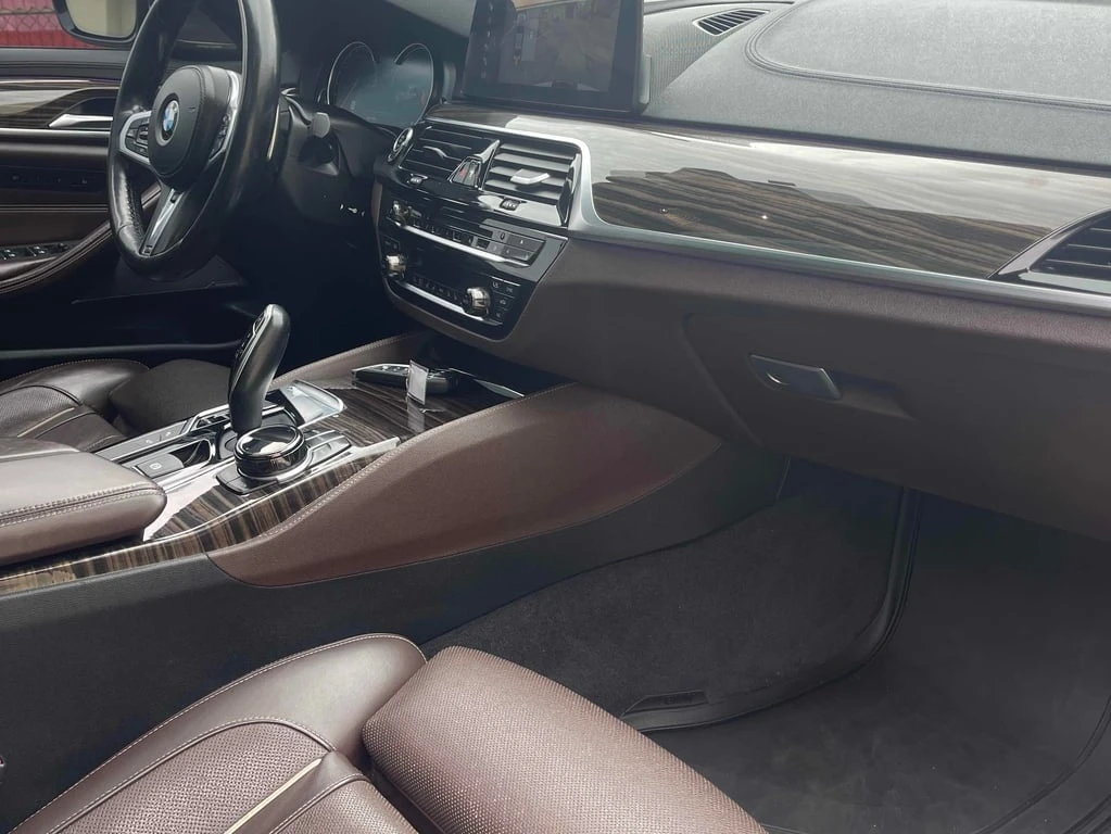 BMW 540 540i xDrive  CARFAX | Mobile.bg   12