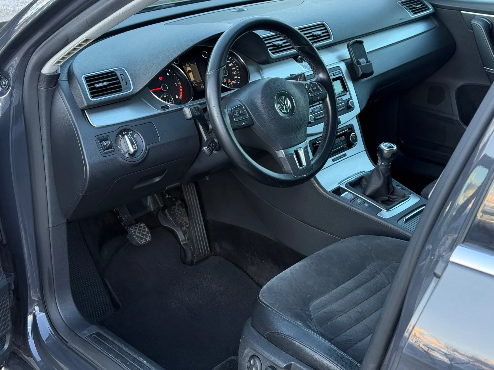 VW Passat 2.0TDi 170кс * КСЕНОН* * Климатроник*  - изображение 9