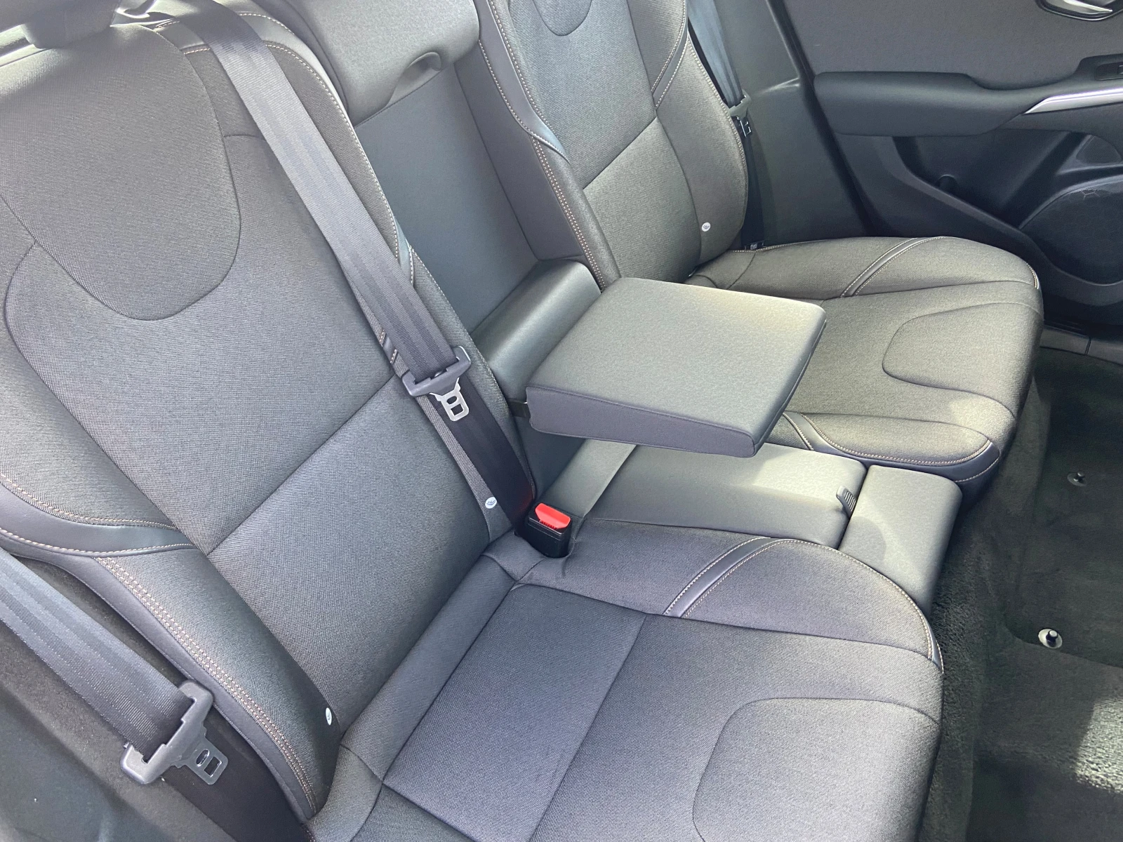 Volvo V40 Cross Country 2.0d-Euro6 - изображение 10