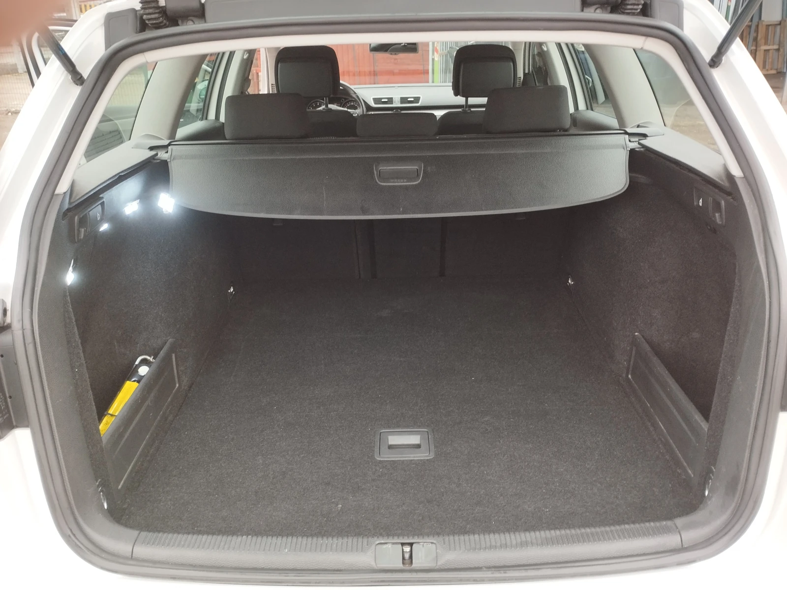 VW Passat 1.4i CNG СЕРВИЗНИ ДОК., снимка 12 - Автомобили и джипове - 53717583