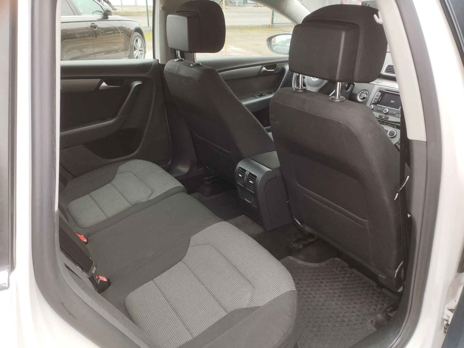 VW Passat 1.4i CNG СЕРВИЗНИ ДОК., снимка 7 - Автомобили и джипове - 53717583