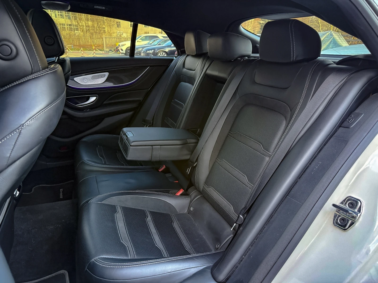 Mercedes-Benz AMG GT 63s* 3D-BURM* HEADUP* SOFT* DISTR* ЛИЗИНГ, снимка 13 - Автомобили и джипове - 53880889