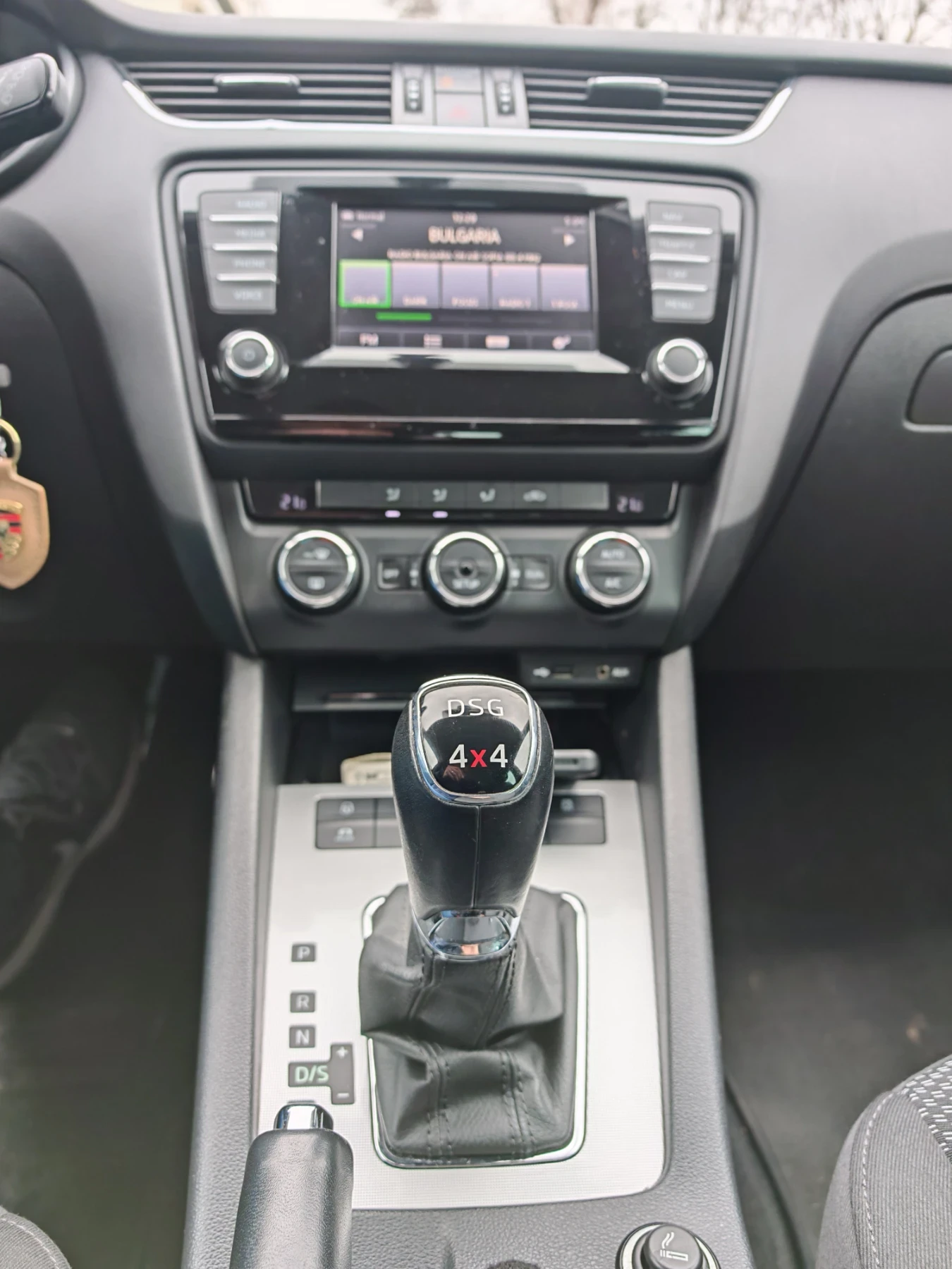 Skoda Octavia 1.8 TSI Combi, снимка 10 - Автомобили и джипове - 53923798