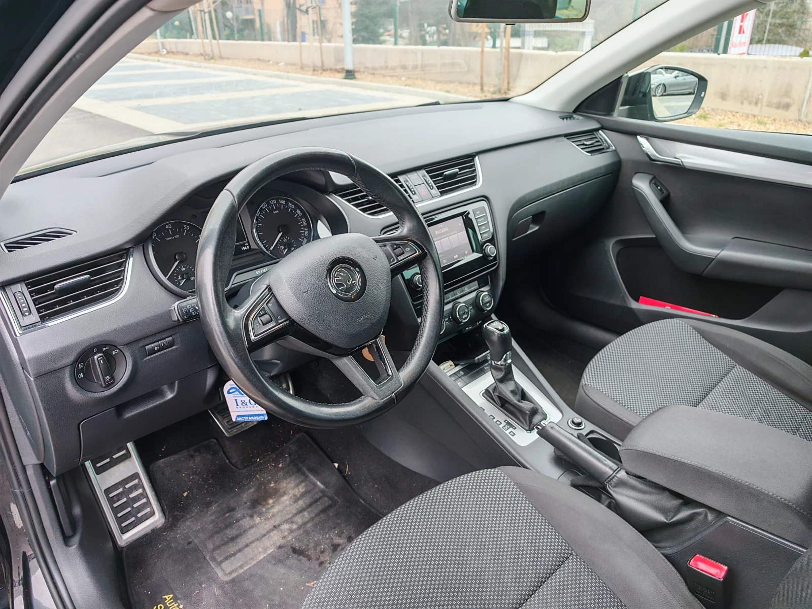 Skoda Octavia 1.8 TSI Combi, снимка 7 - Автомобили и джипове - 53923798