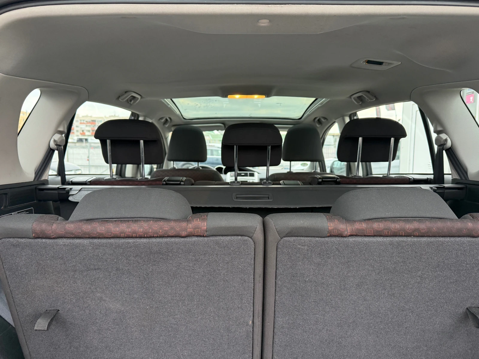 Toyota Verso 1.8i Швейцария 7места 159000км, снимка 14 - Автомобили и джипове - 53939576