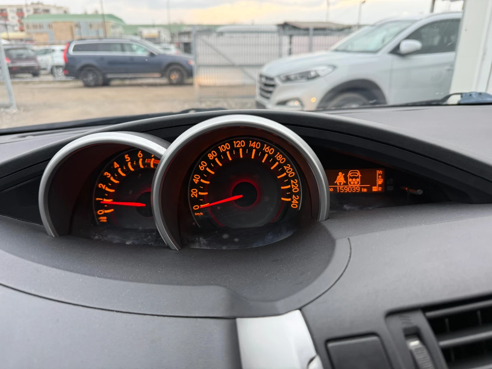 Toyota Verso 1.8i Швейцария 7места 159000км, снимка 12 - Автомобили и джипове - 53939576