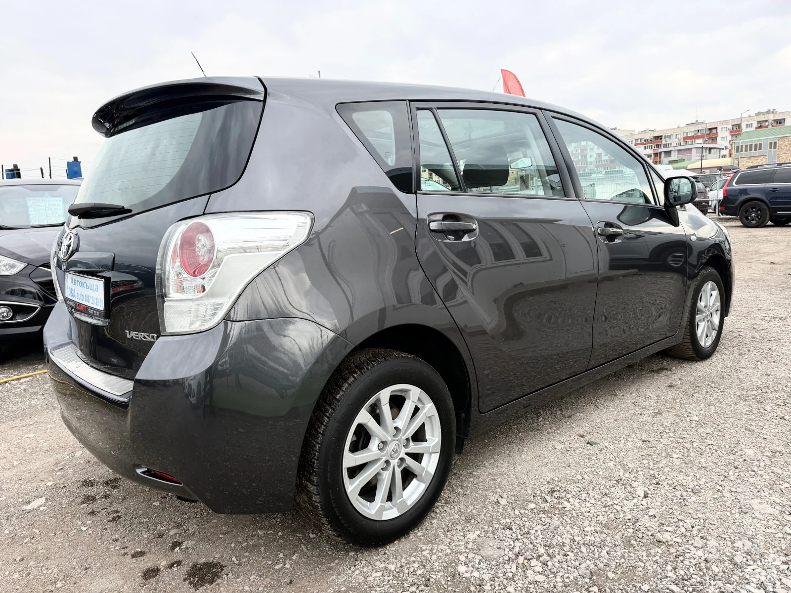 Toyota Verso 1.8i Швейцария 7места 159000км, снимка 9 - Автомобили и джипове - 53939576
