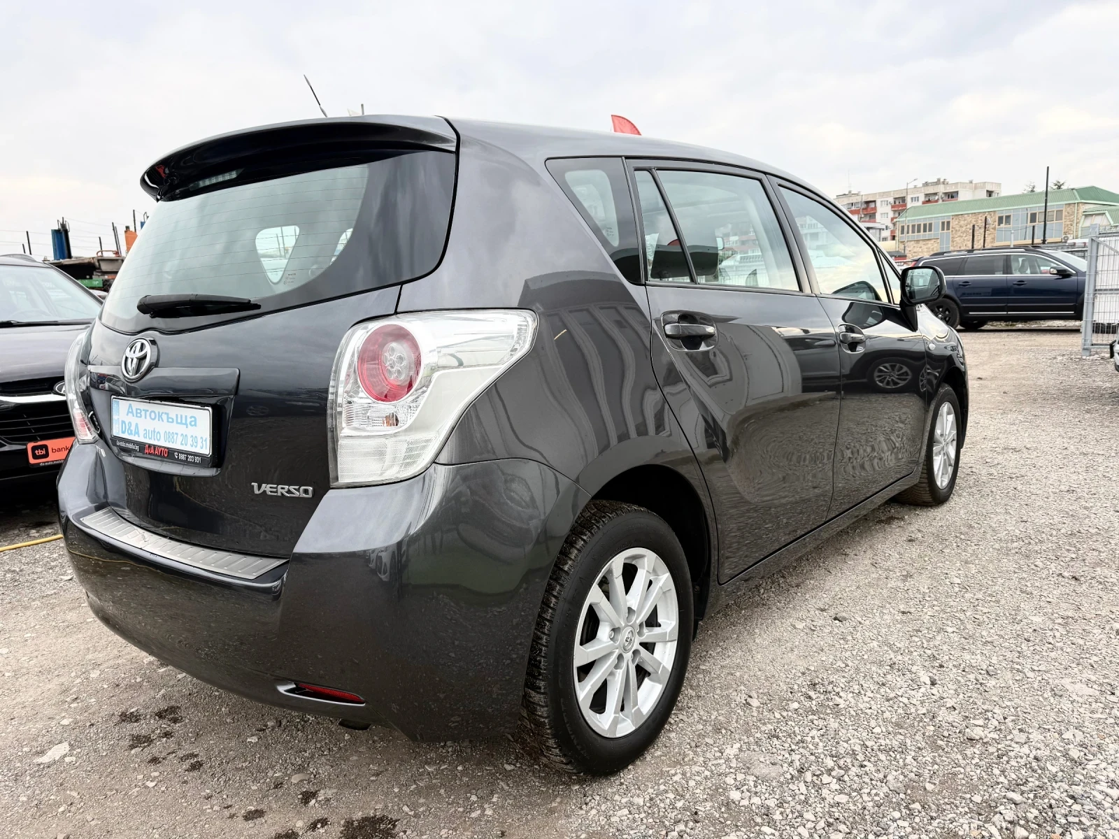 Toyota Verso 1.8i Швейцария 7места 159000км, снимка 7 - Автомобили и джипове - 53939576