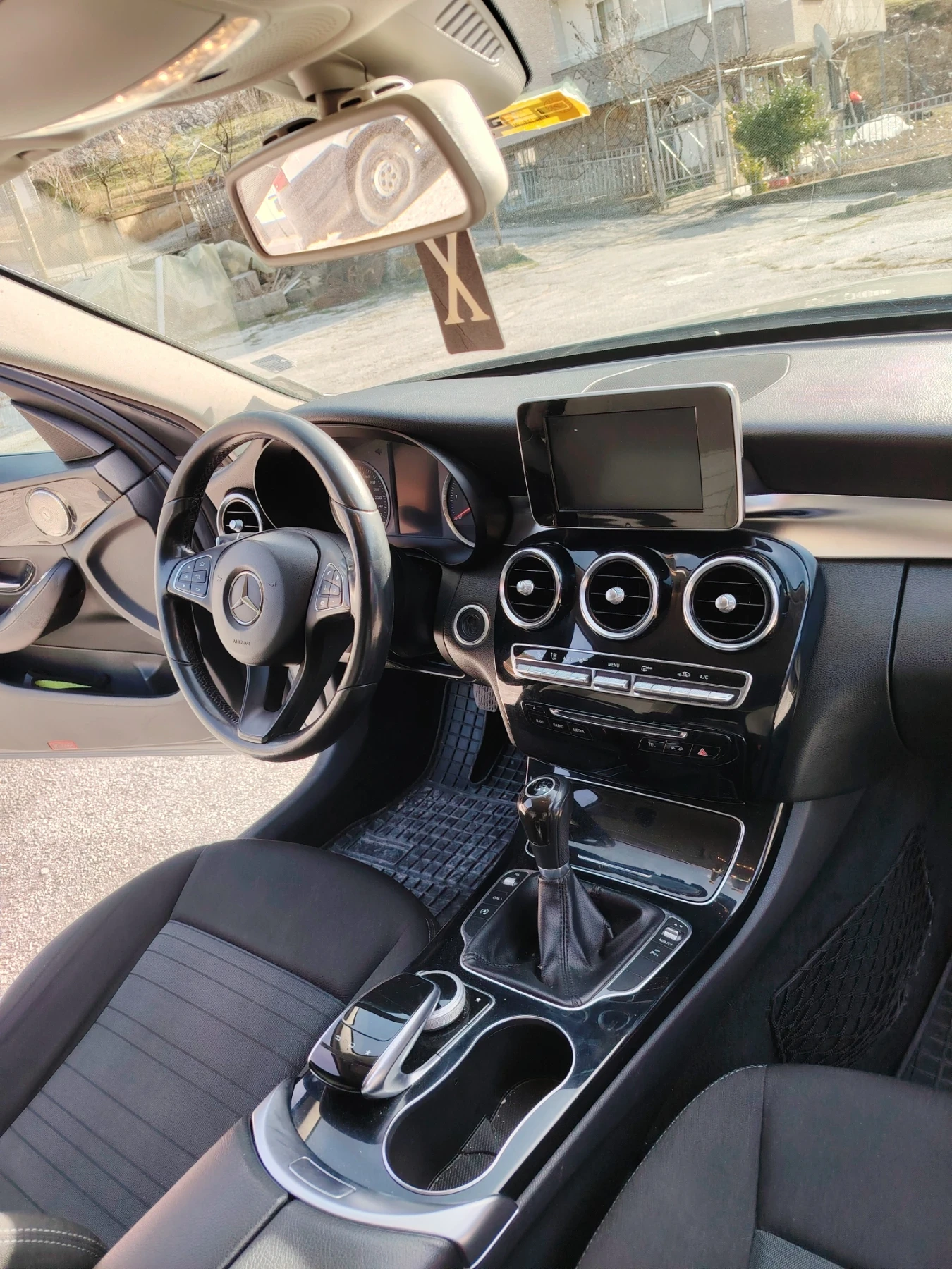 Mercedes-Benz C 180, снимка 4 - Автомобили и джипове - 54091127