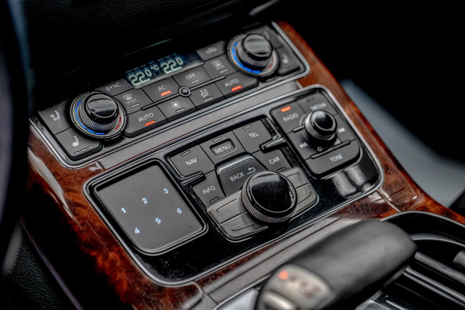 Audi A8 4.2TDI/Bose/NightVision/Камера/Обдухване/Quattro, снимка 12 - Автомобили и джипове - 54338716