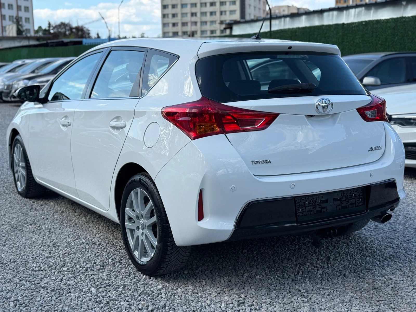 Toyota Auris 1.6i/132hp/Камера/Подгрев на седалки/, снимка 5 - Автомобили и джипове - 54347560