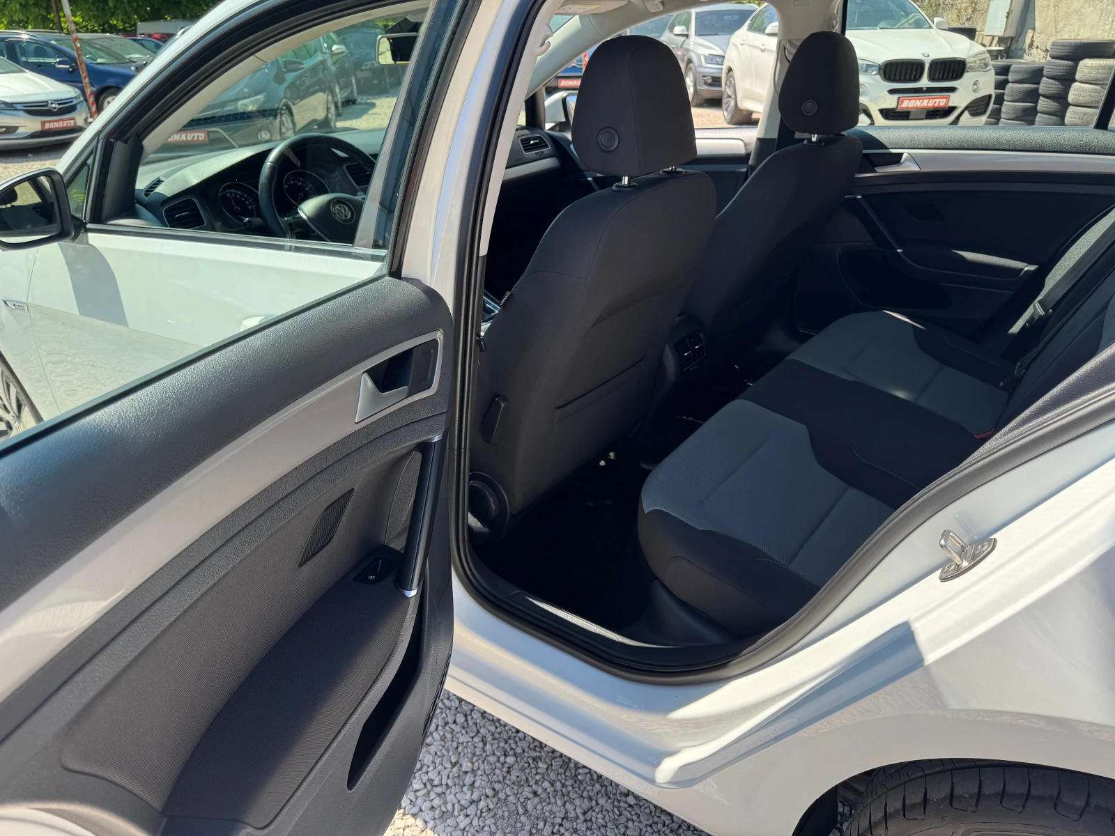VW Golf ЕЛЕКТРО, снимка 16 - Автомобили и джипове - 54595782