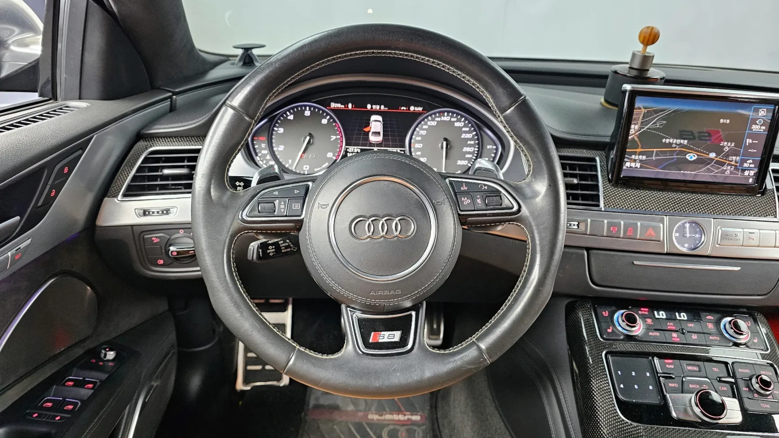 Audi S8 * FULL* MASSAGE* Carbon* , снимка 12 - Автомобили и джипове - 54766966