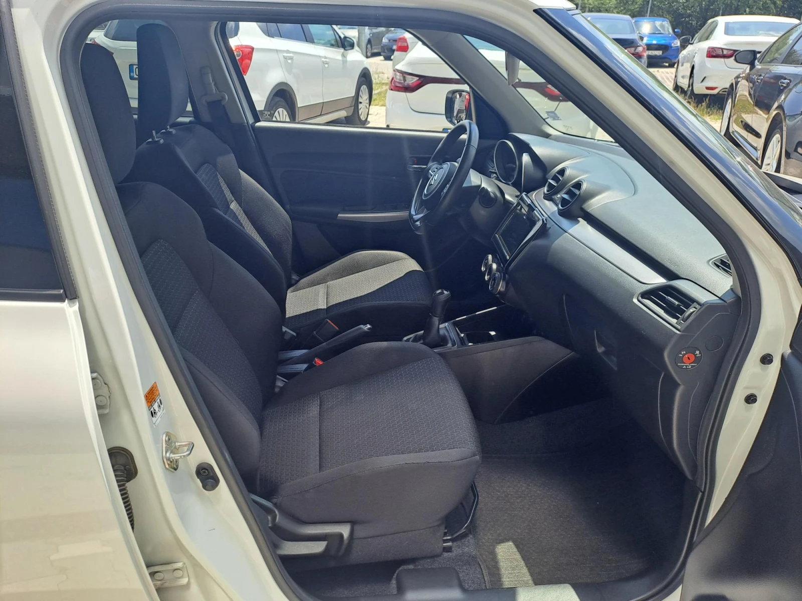 Suzuki Swift 1.2 GLX HYBRID Лятна промоция, снимка 15 - Автомобили и джипове - 54997114