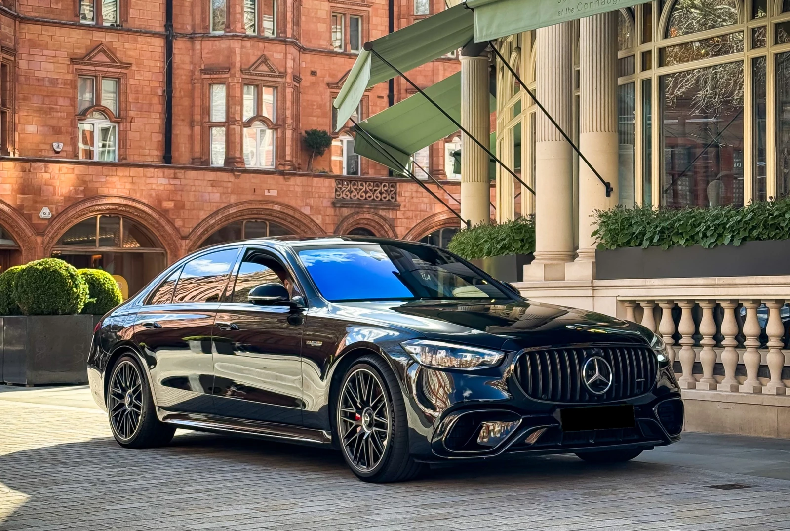 Mercedes-Benz S 63 AMG AMG E-PERFORMANCE V8 Plug-in Hybrid 4MATIC+ 