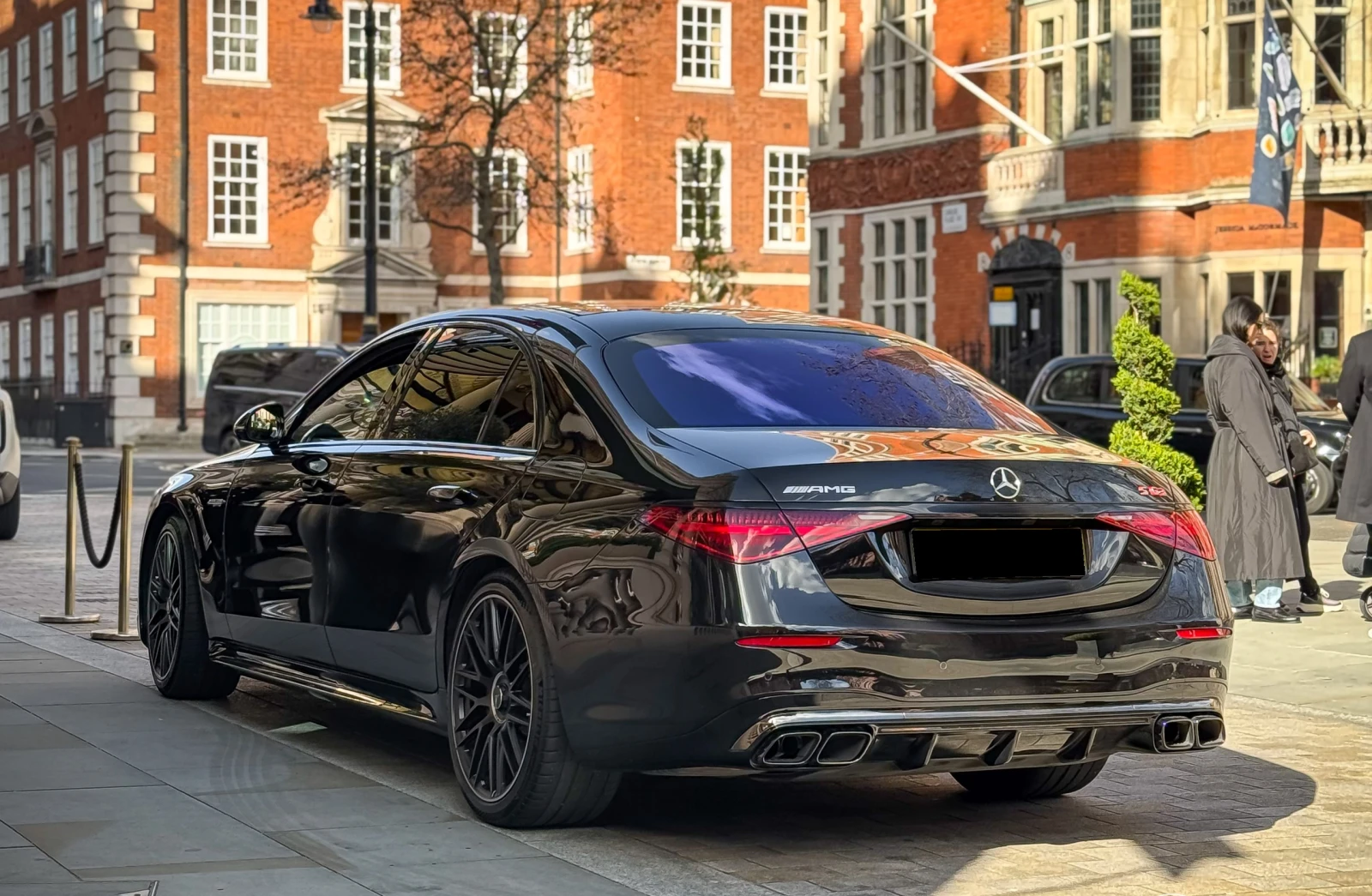 Mercedes-Benz S 63 AMG AMG E-PERFORMANCE V8 Plug-in Hybrid 4MATIC+ , снимка 4 - Автомобили и джипове - 55033736