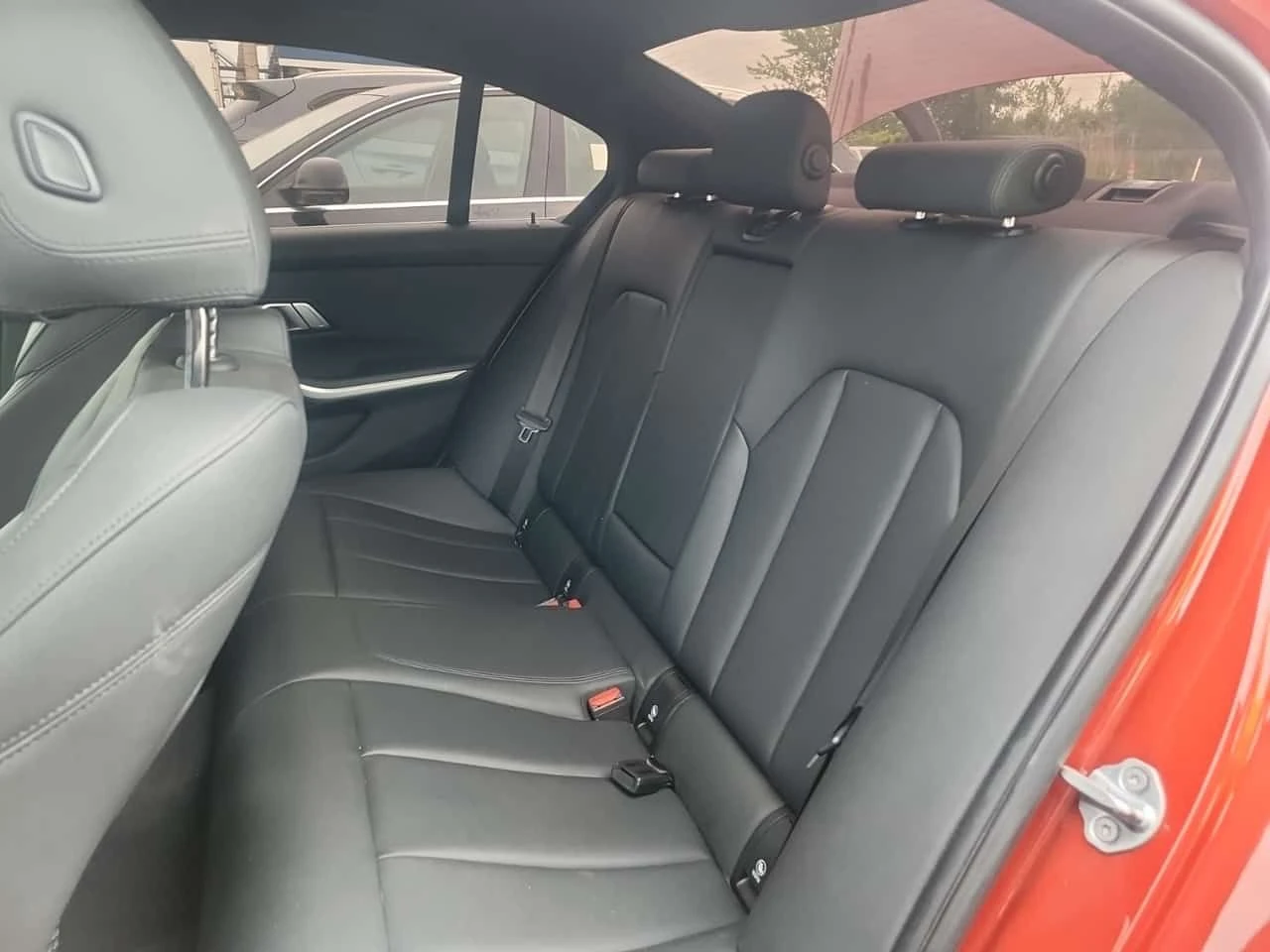 BMW 330 330I XDRIVE/CARFAX/ПОДГРЕВ/ПАМЕТ/ШИБЕДАХ, снимка 12 - Автомобили и джипове - 55270045