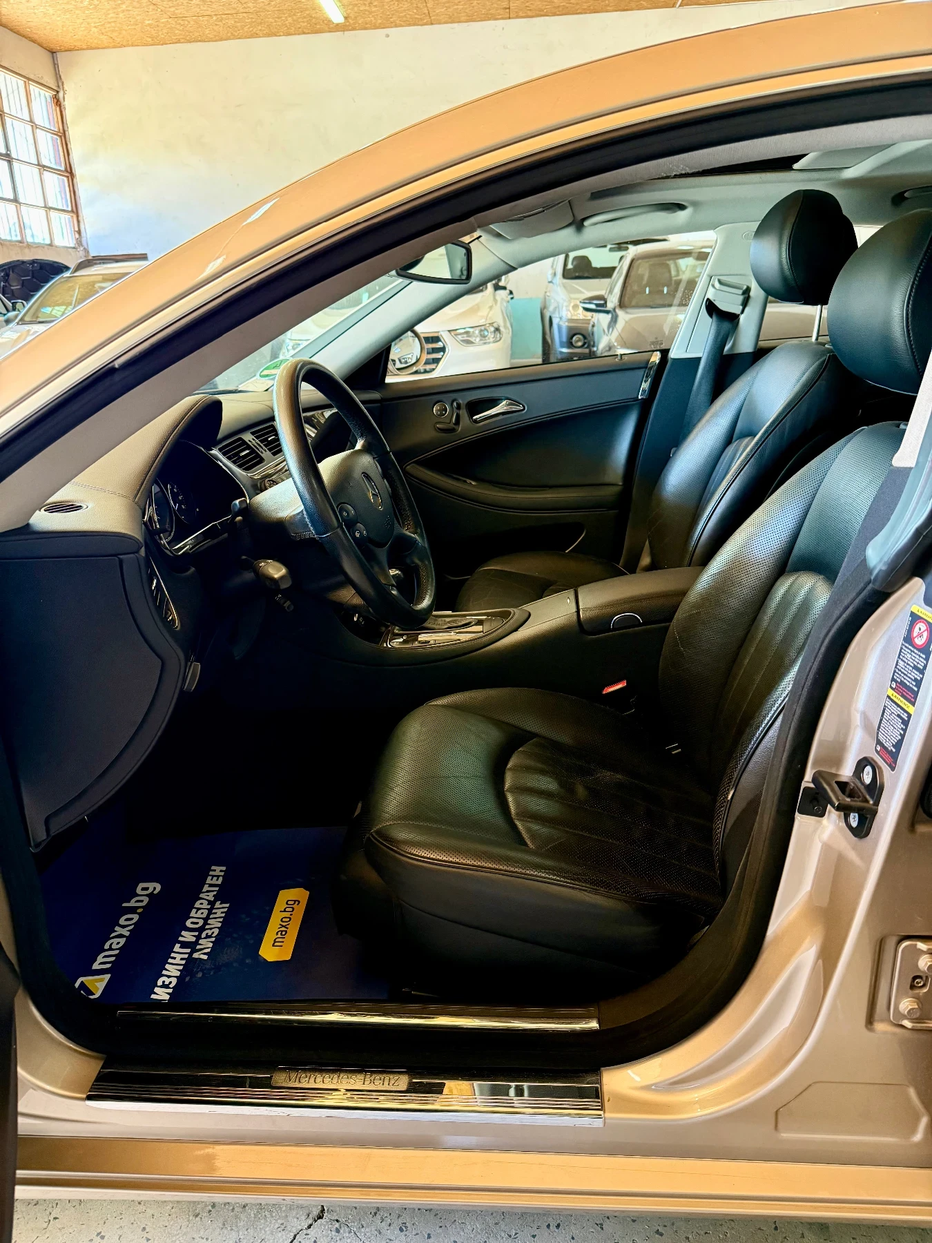 Mercedes-Benz CLS 350 * Всички екстри* Сервизна История* На Пружини, снимка 14 - Автомобили и джипове - 55328943