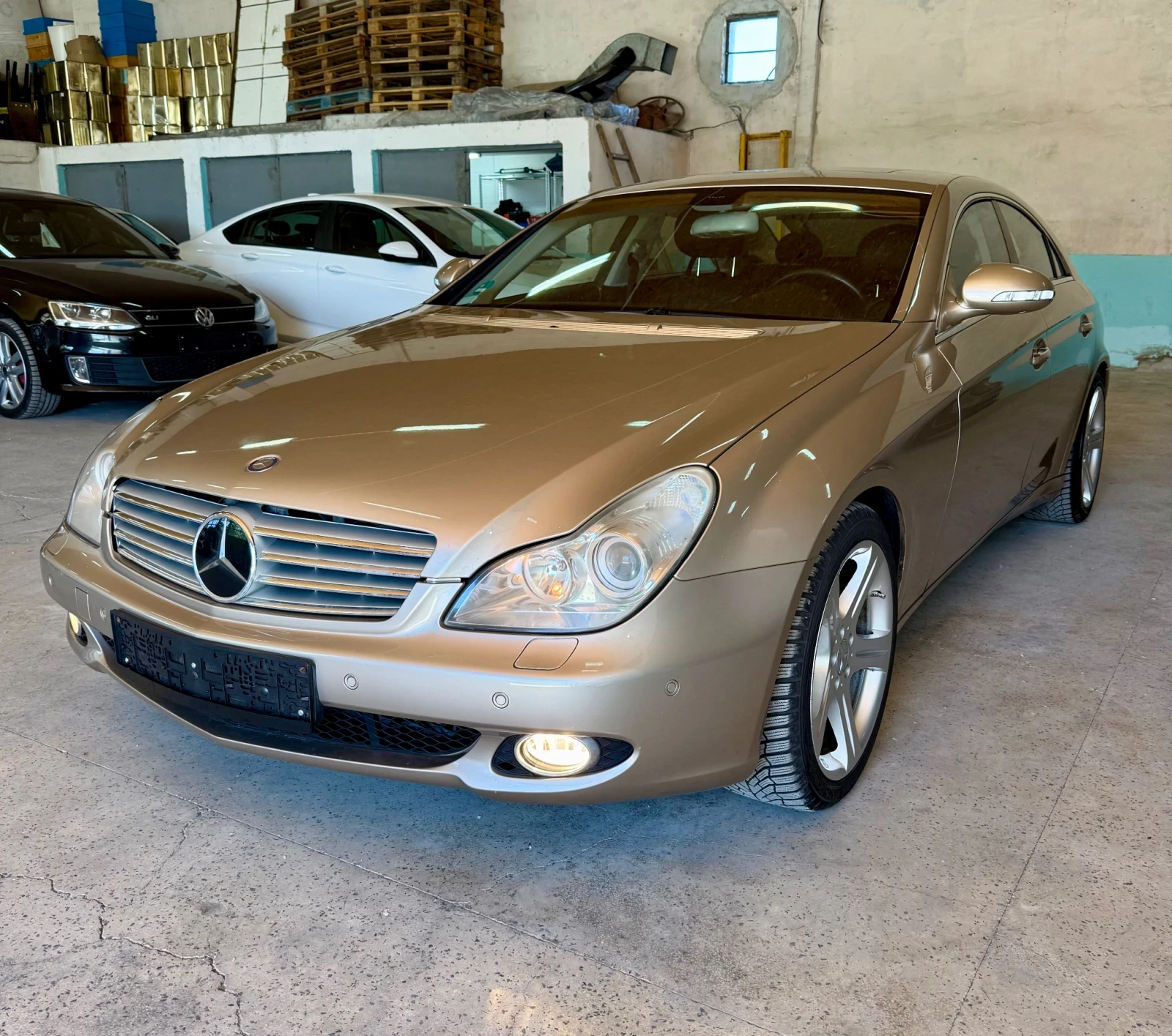 Mercedes-Benz CLS 350 * Всички екстри* Сервизна История* На Пружини, снимка 3 - Автомобили и джипове - 55328943