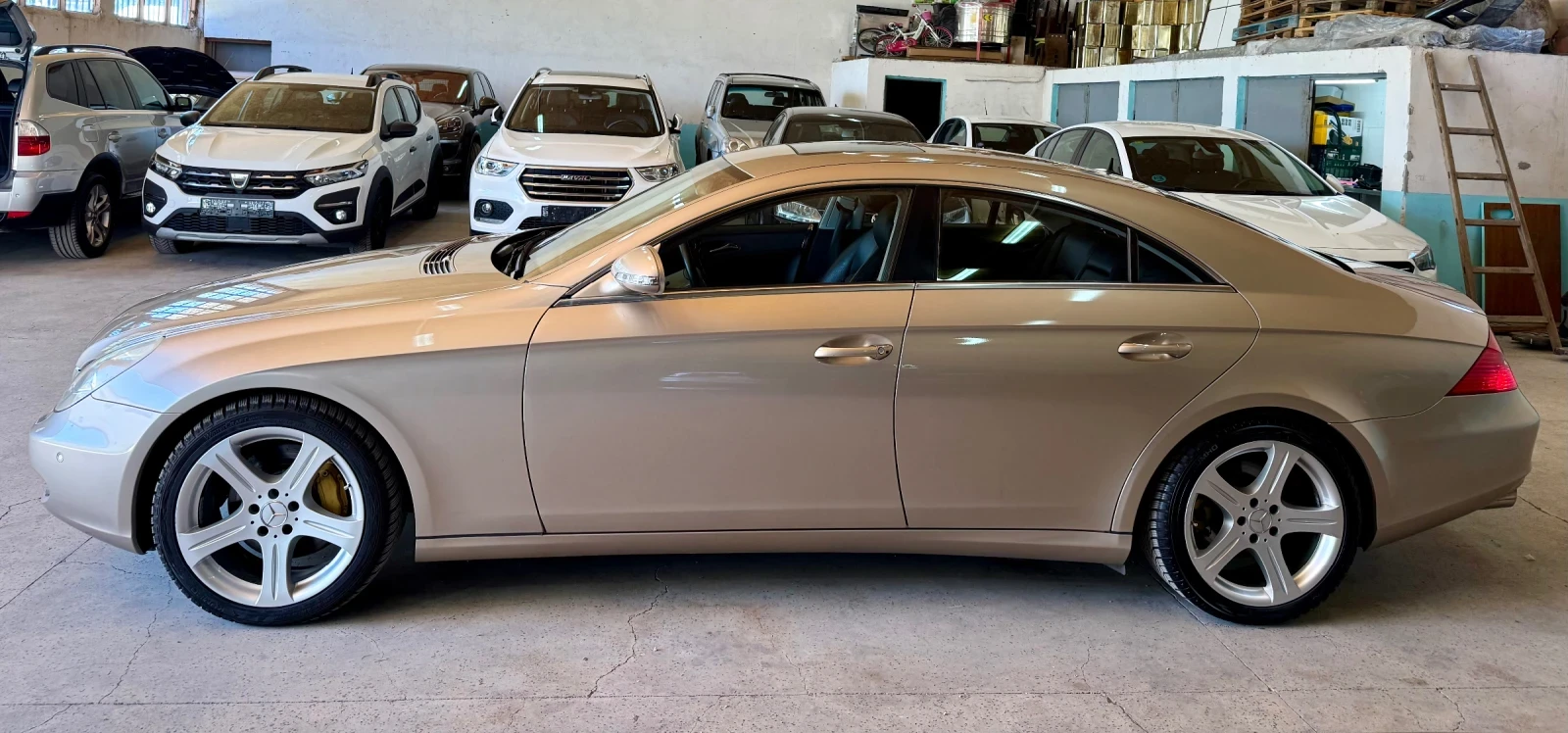 Mercedes-Benz CLS 350 * Всички екстри* Сервизна История* На Пружини, снимка 6 - Автомобили и джипове - 55328943
